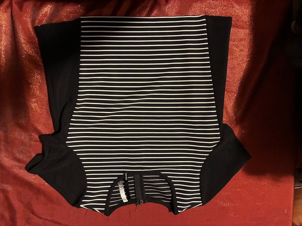 Kensie Dress Womens M Black White Striped Short Sleeve Back Zip Sheath